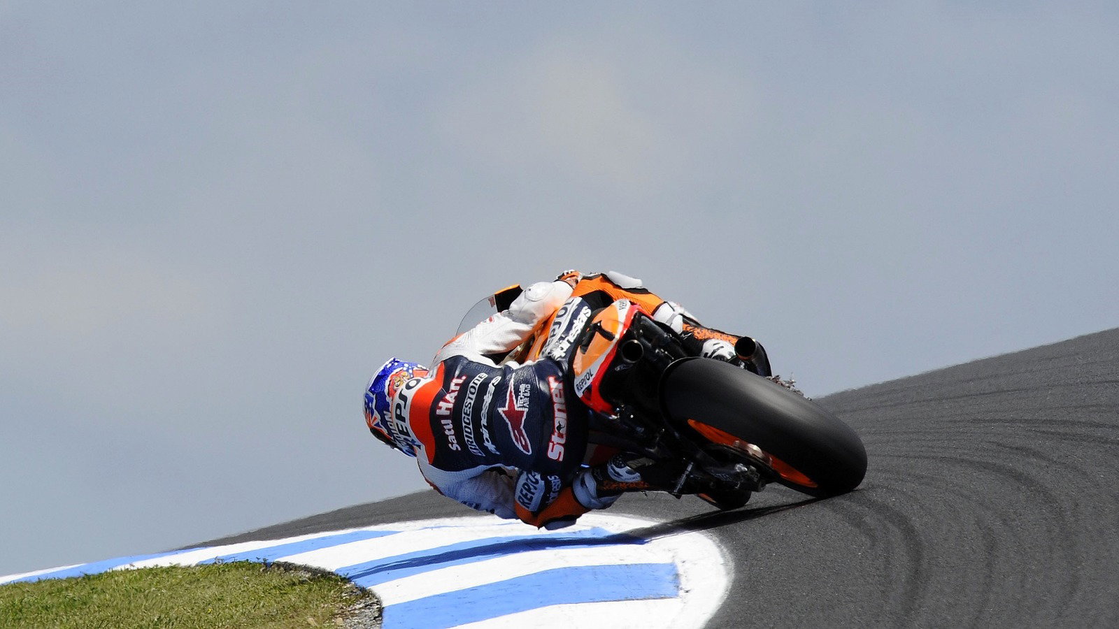 Casey Stoner “fighting” to get Phillip Island back on MotoGP calendar after Adelaide switch Casey Stoner “fighting” to get Phillip Island back on MotoGP calendar after Adelaide switch
