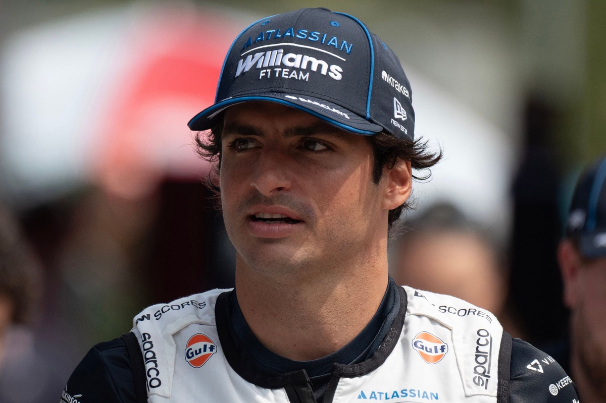 Sainz: “FIA’nın hiçbir şey olmamış gibi davranması beni çok şaşırtıyor” Sainz: “FIA’nın hiçbir şey olmamış gibi davranması beni çok şaşırtıyor”