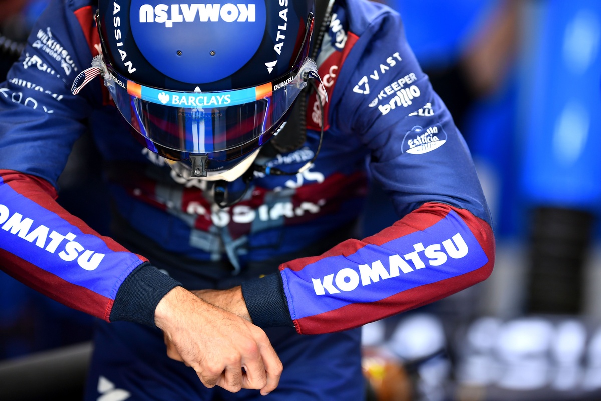 Sainz: “İlk turda yarışımın baltalanması üzücü oldu” Sainz: “İlk turda yarışımın baltalanması üzücü oldu”