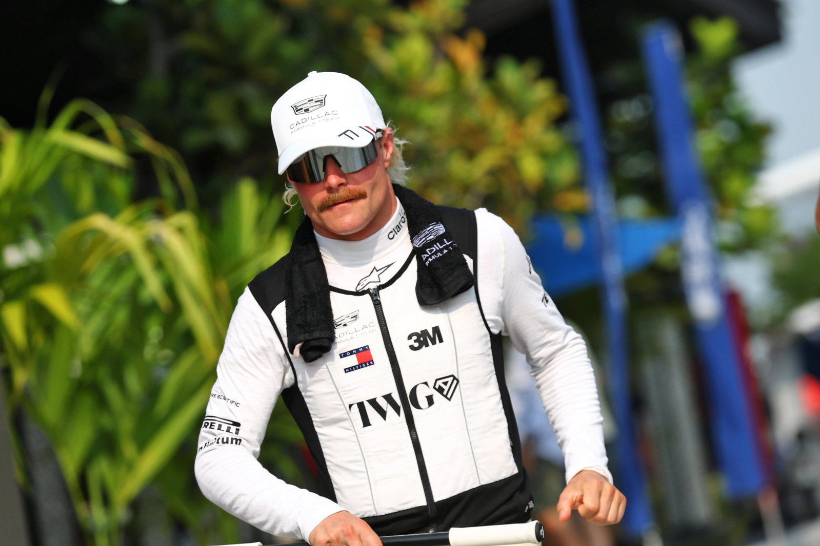 Valtteri Bottas chooses 350km bike ride over flight to Singapore Grand Prix Valtteri Bottas chooses 350km bike ride over flight to Singapore Grand Prix