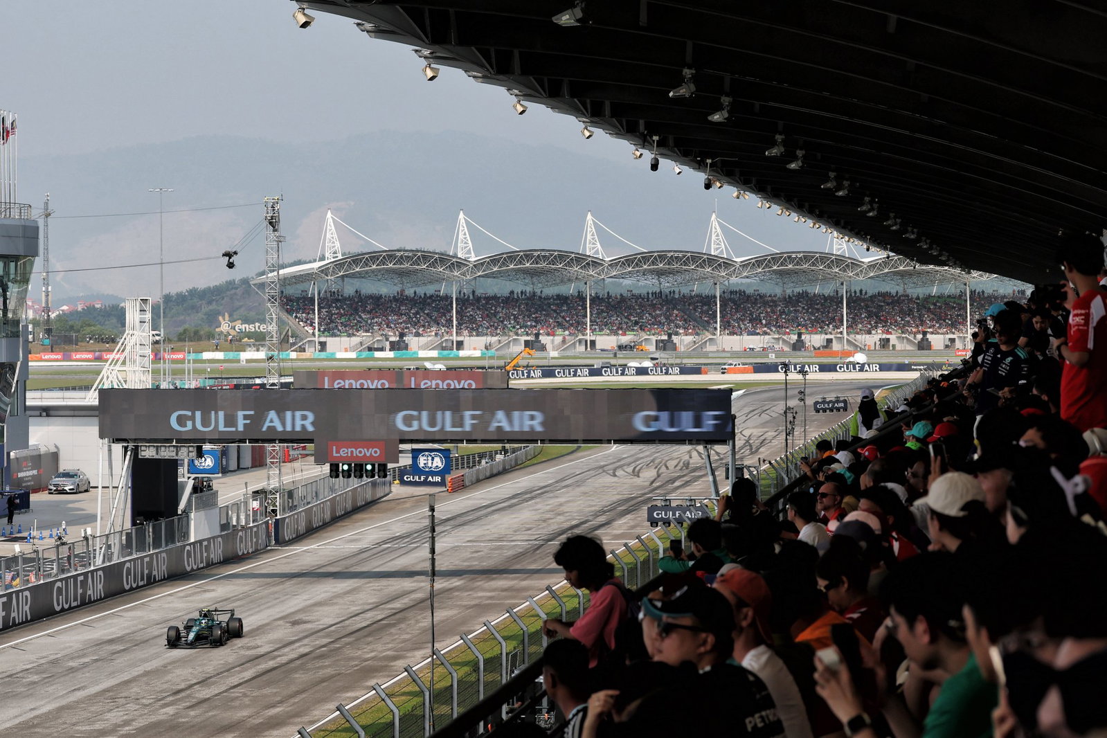 Heavy rain hits before start of F1 Bahrain GP in Malaysia